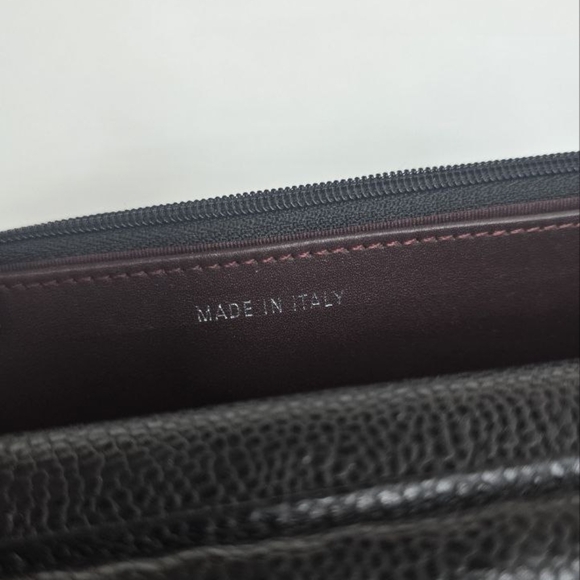 Chanel Black Quilted Crossbody Bag - Picture 4 of 8